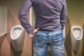 总喜欢憋尿的危害你了解多少 工作再急也不能憋三急