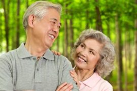 为什么有些人的头发两鬓会先白 白发的日常调理法则