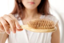 这些行为容易导致脱发 要及时改正