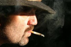 老烟枪别犯这些吸烟误区