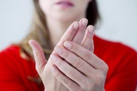 如何缓解手指关节疼痛