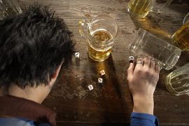 饮酒过度对肝脏肠胃造成损害 老中医提供的解酒方