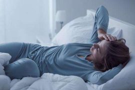 实用助眠小窍门 晚上九点洗个温水澡