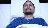 睡眠不足的10大表现 饮食来提高睡眠质量