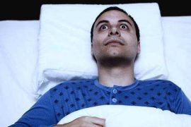 睡眠不足的10大表现 饮食来提高睡眠质量