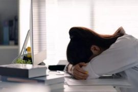 午睡能振奋精神增强记忆力 正确的午睡姿势对健康会更好