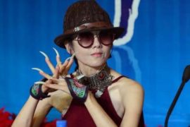 人闲长指甲心闲长头发 其实是有道理的